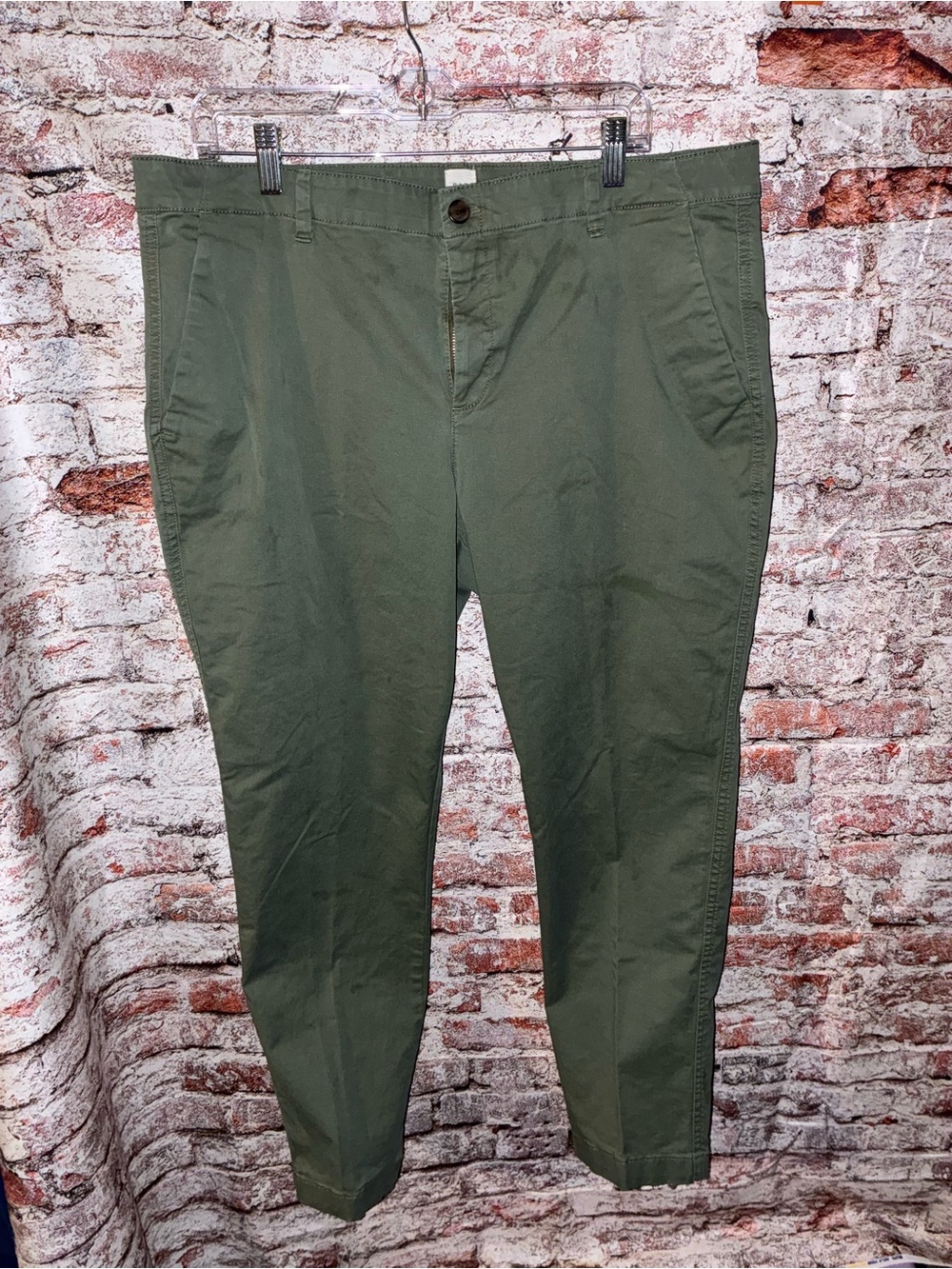 GAP Women’s Olive Chinos - Dark Green Straight Leg